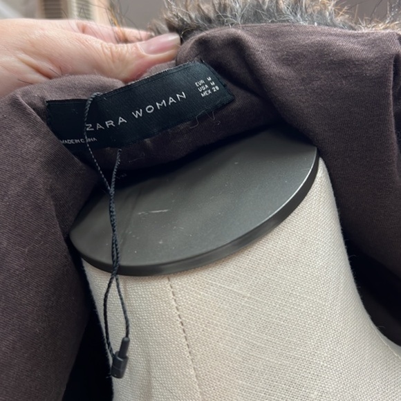 Zara faux fur Brown vest size medium - Picture 6 of 7